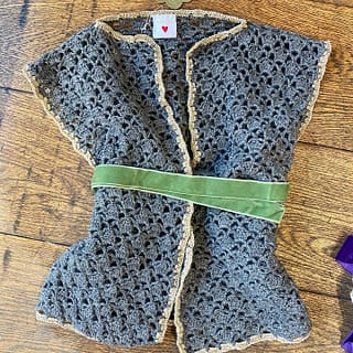 Crochet 🧶 wool gilet with lurex #handmadeinpuglia🌞 #monicagcollection👗 #priceonrequest ♥️ #oneofakind #pretty #onsale #smallfit #petitegirl #petitestyle